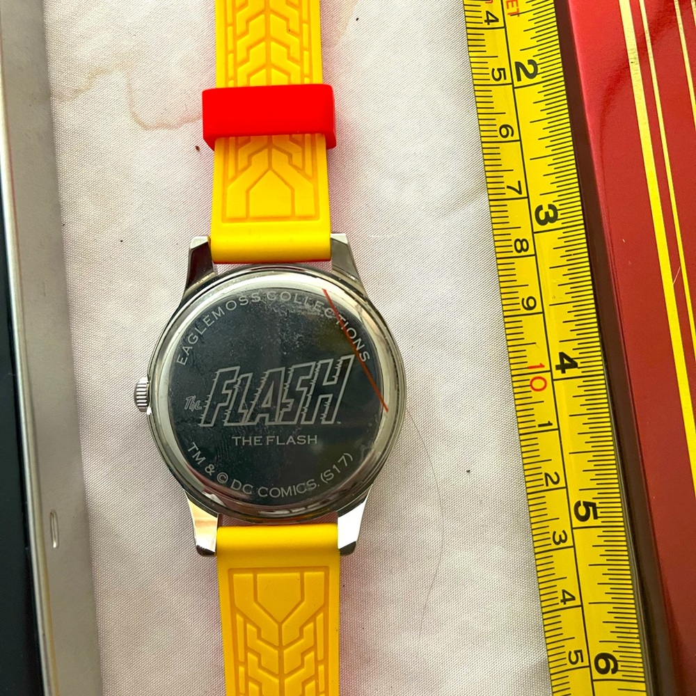 Authentic Eaglemoss Dc Comic The Flash Watch - image 5